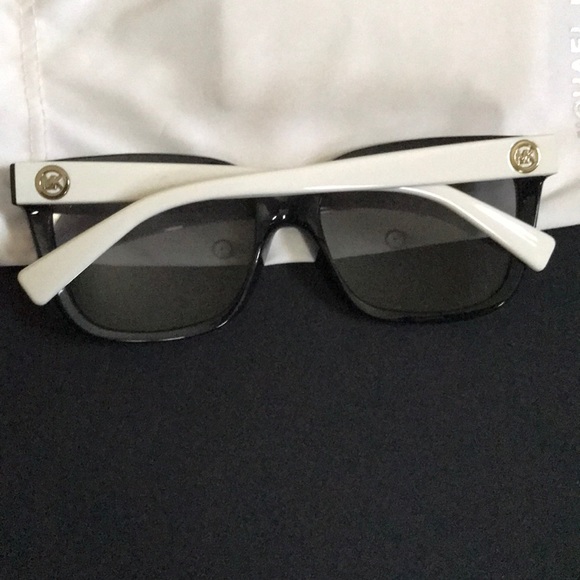 Michael Kor’s sunglasses - Picture 2 of 8